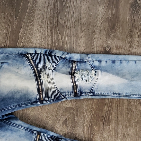 NWT Soho Babe Juniors Distressed Moto Jeans Size 11 - Picture 4 of 10